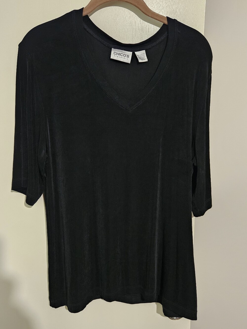 Chico's Black V-Neck Short Sleeve Top